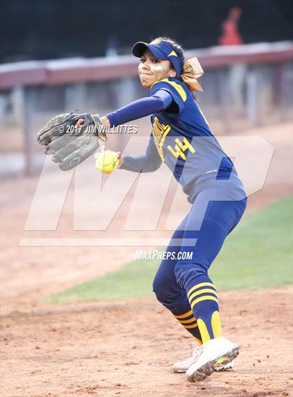Thumbnail 2 in Benson vs. Bourgade Catholic (AIA 2A Final) photogallery.