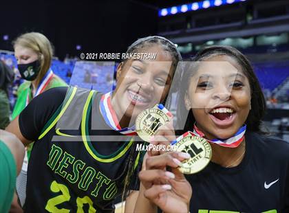 Thumbnail 1 in Cypress Creek vs. DeSoto (UIL 6A Final) photogallery.