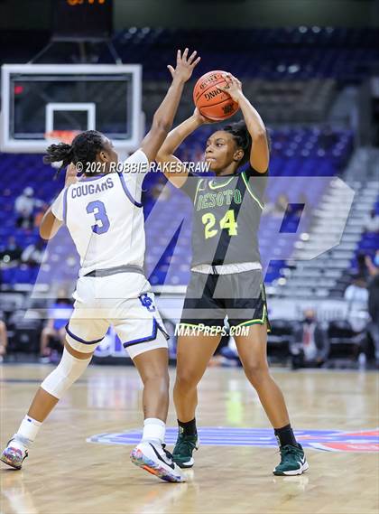 Thumbnail 2 in Cypress Creek vs. DeSoto (UIL 6A Final) photogallery.