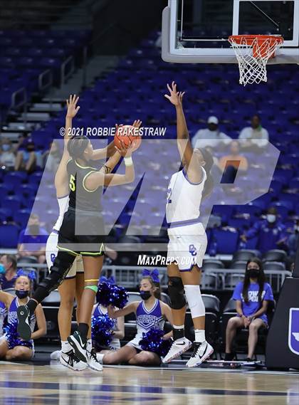 Thumbnail 2 in Cypress Creek vs. DeSoto (UIL 6A Final) photogallery.