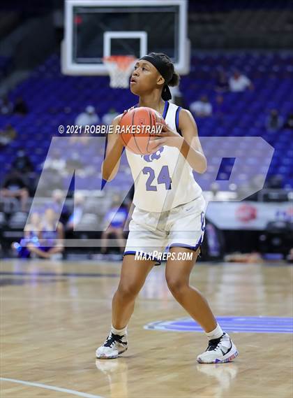 Thumbnail 1 in Cypress Creek vs. DeSoto (UIL 6A Final) photogallery.