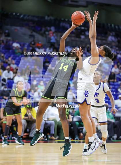 Thumbnail 2 in Cypress Creek vs. DeSoto (UIL 6A Final) photogallery.