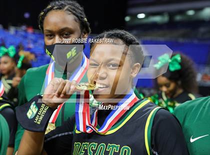 Thumbnail 2 in Cypress Creek vs. DeSoto (UIL 6A Final) photogallery.