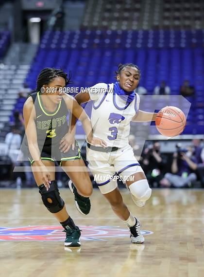 Thumbnail 1 in Cypress Creek vs. DeSoto (UIL 6A Final) photogallery.