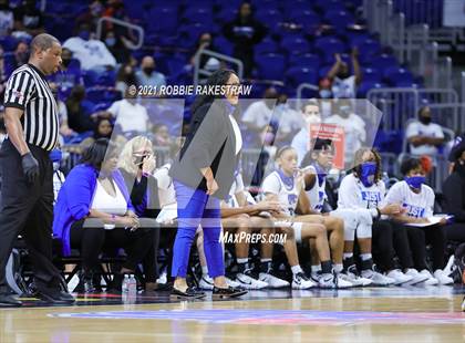 Thumbnail 3 in Cypress Creek vs. DeSoto (UIL 6A Final) photogallery.