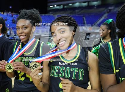 Thumbnail 2 in Cypress Creek vs. DeSoto (UIL 6A Final) photogallery.