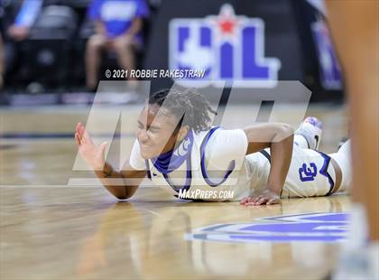 Thumbnail 2 in Cypress Creek vs. DeSoto (UIL 6A Final) photogallery.