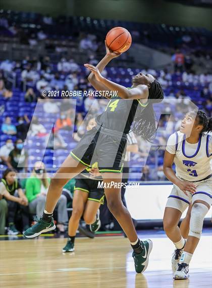 Thumbnail 2 in Cypress Creek vs. DeSoto (UIL 6A Final) photogallery.