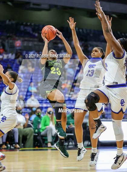 Thumbnail 3 in Cypress Creek vs. DeSoto (UIL 6A Final) photogallery.
