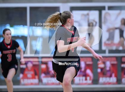 Thumbnail 1 in Issaquah vs. Mount Si photogallery.