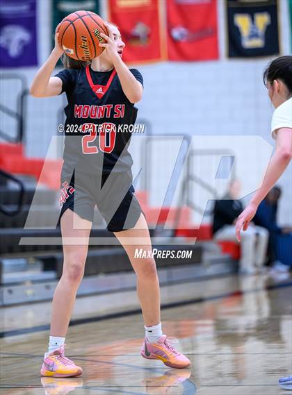 Thumbnail 2 in Issaquah vs. Mount Si photogallery.