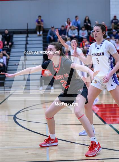 Thumbnail 2 in Issaquah vs. Mount Si photogallery.