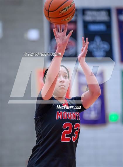 Thumbnail 2 in Issaquah vs. Mount Si photogallery.
