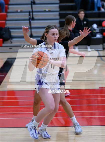 Thumbnail 1 in Issaquah vs. Mount Si photogallery.