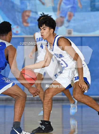 Thumbnail 1 in Valley vs. Davis (Les Curry Invitational) photogallery.