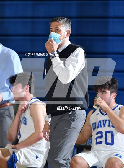 Thumbnail 3 in Valley vs. Davis (Les Curry Invitational) photogallery.