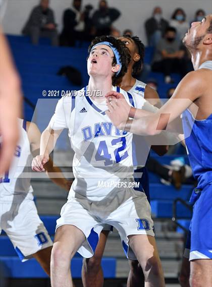 Thumbnail 3 in Valley vs. Davis (Les Curry Invitational) photogallery.