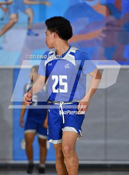 Thumbnail 2 in Valley vs. Davis (Les Curry Invitational) photogallery.