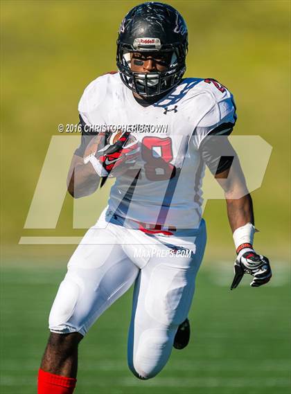 Thumbnail 2 in Langham Creek vs. Cinco Ranch (UIL 6A Bi-District Playoff) photogallery.