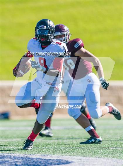 Thumbnail 2 in Langham Creek vs. Cinco Ranch (UIL 6A Bi-District Playoff) photogallery.