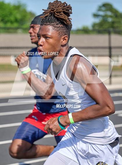Thumbnail 1 in UIL 6A Track & Field Area 13&14 (100M) photogallery.