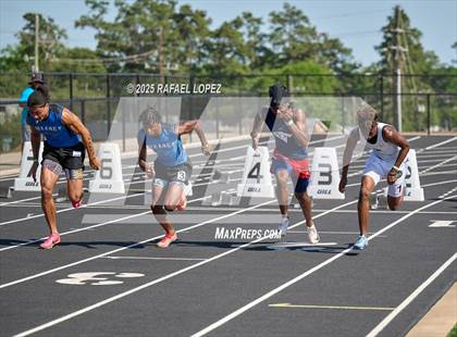 Thumbnail 1 in UIL 6A Track & Field Area 13&14 (100M) photogallery.