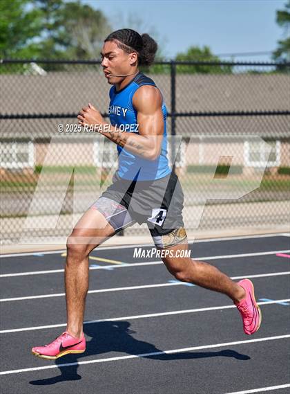 Thumbnail 2 in UIL 6A Track & Field Area 13&14 (100M) photogallery.