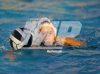 Thumbnail 3 in Granada Hills Charter vs. Birmingham photogallery.