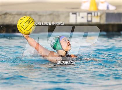 Thumbnail 3 in Granada Hills Charter vs. Birmingham photogallery.