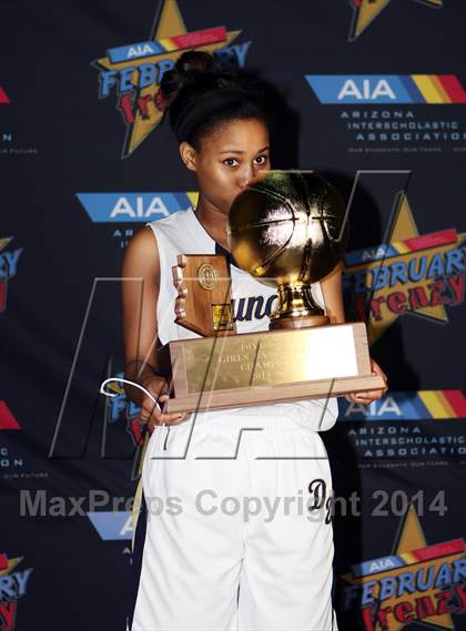 Thumbnail 2 in Desert Vista (AIA D1 Final Award Photos) photogallery.