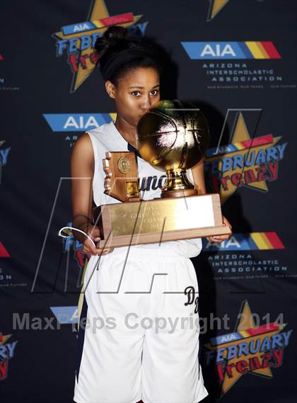 Thumbnail 1 in Desert Vista (AIA D1 Final Award Photos) photogallery.