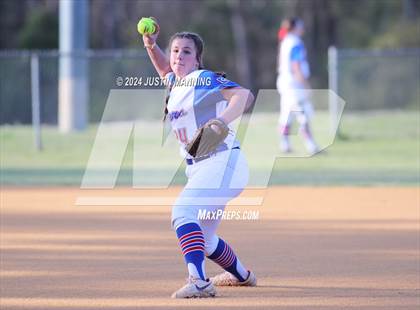 Thumbnail 2 in De Queen @ Arkadelphia photogallery.