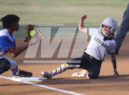 Thumbnail 2 in De Queen @ Arkadelphia photogallery.