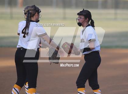 Thumbnail 3 in De Queen @ Arkadelphia photogallery.