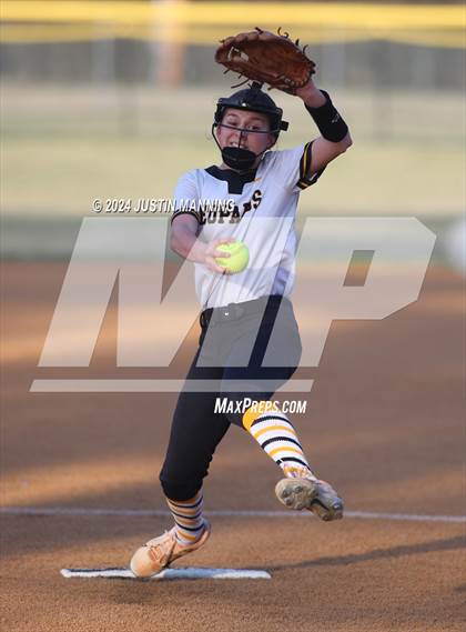 Thumbnail 1 in De Queen @ Arkadelphia photogallery.