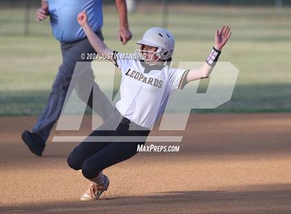 Thumbnail 2 in De Queen @ Arkadelphia photogallery.