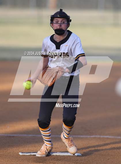 Thumbnail 3 in De Queen @ Arkadelphia photogallery.