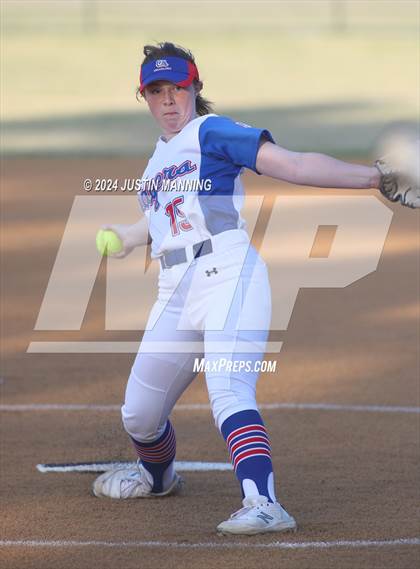 Thumbnail 2 in De Queen @ Arkadelphia photogallery.