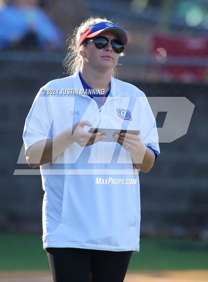 Thumbnail 3 in De Queen @ Arkadelphia photogallery.