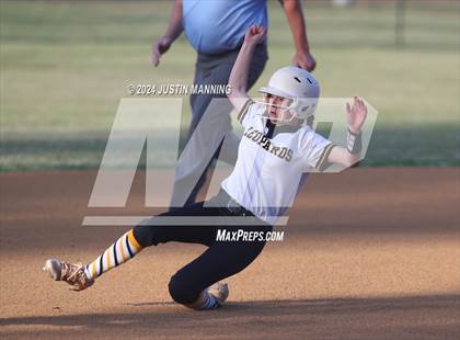 Thumbnail 3 in De Queen @ Arkadelphia photogallery.