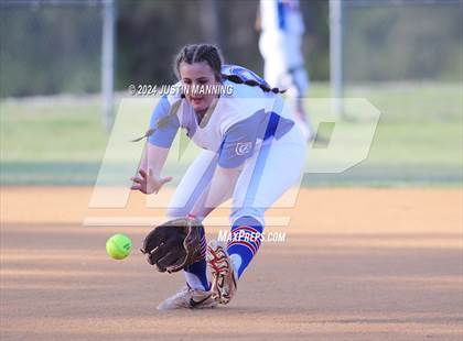 Thumbnail 3 in De Queen @ Arkadelphia photogallery.