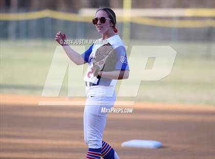 Thumbnail 2 in De Queen @ Arkadelphia photogallery.