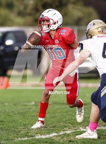 Thumbnail 3 in East Union vs. Central Catholic photogallery.