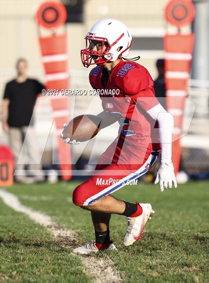 Thumbnail 1 in East Union vs. Central Catholic photogallery.