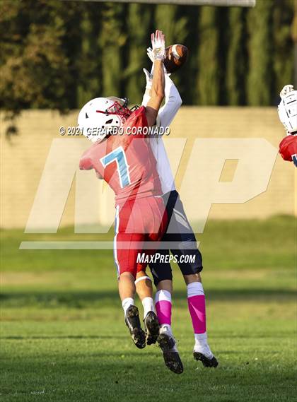 Thumbnail 2 in East Union vs. Central Catholic photogallery.