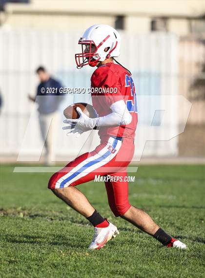 Thumbnail 3 in East Union vs. Central Catholic photogallery.