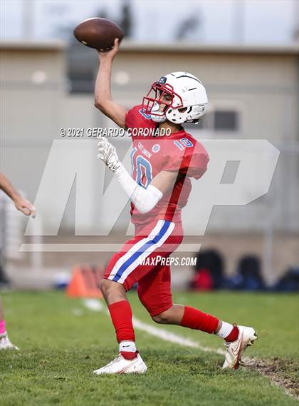 Thumbnail 3 in East Union vs. Central Catholic photogallery.