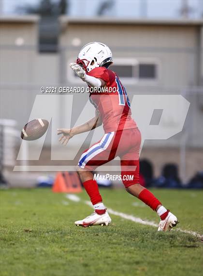 Thumbnail 2 in East Union vs. Central Catholic photogallery.