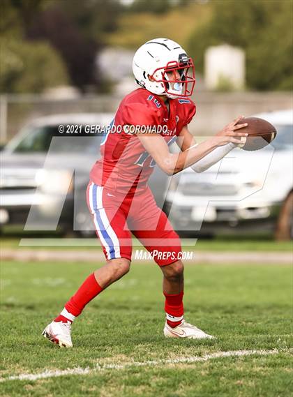 Thumbnail 2 in East Union vs. Central Catholic photogallery.