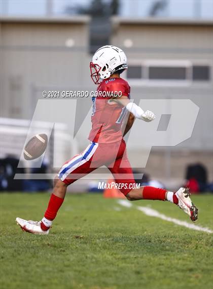 Thumbnail 3 in East Union vs. Central Catholic photogallery.
